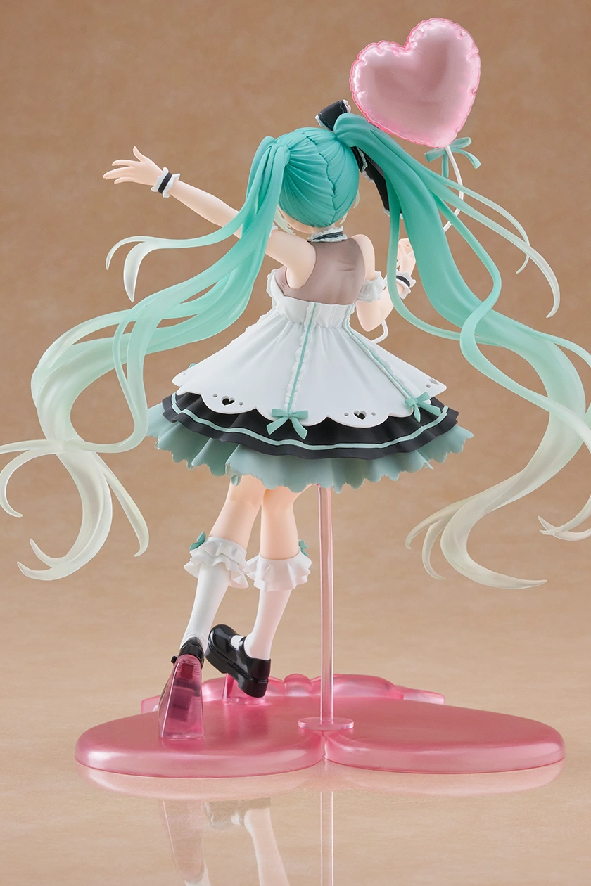 Hatsune Miku – Birthday 2025 AMP+ Figure ~Party Ver.