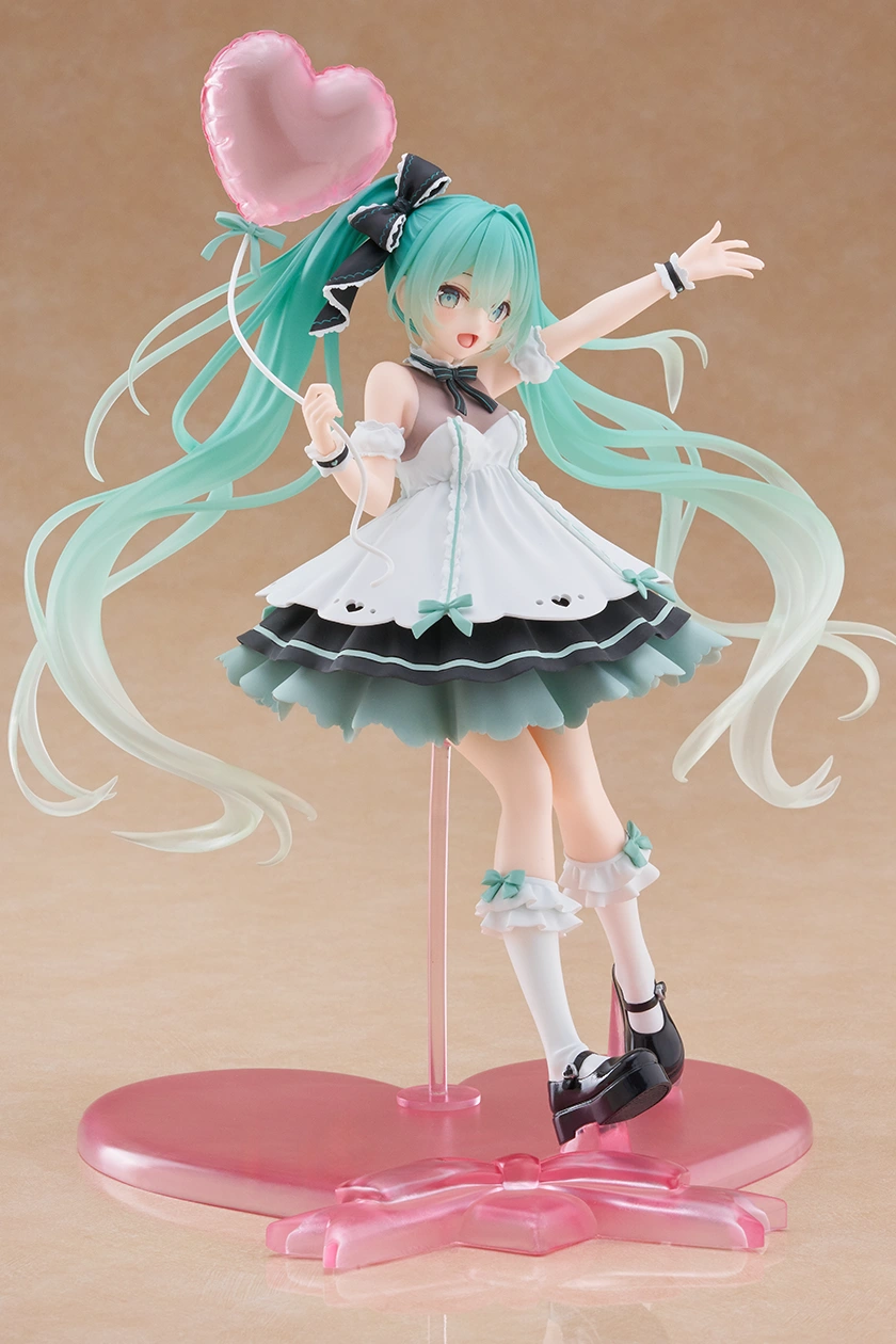Hatsune Miku – Birthday 2025 AMP+ Figure ～Party Ver.